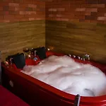 Jacuzzi Red * קרקוב