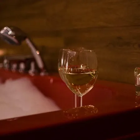 아파트 Jacuzzi Red