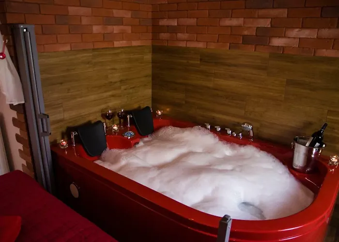 Jacuzzi Red * كراكوفيا