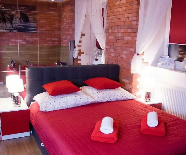 شقة Jacuzzi Red *